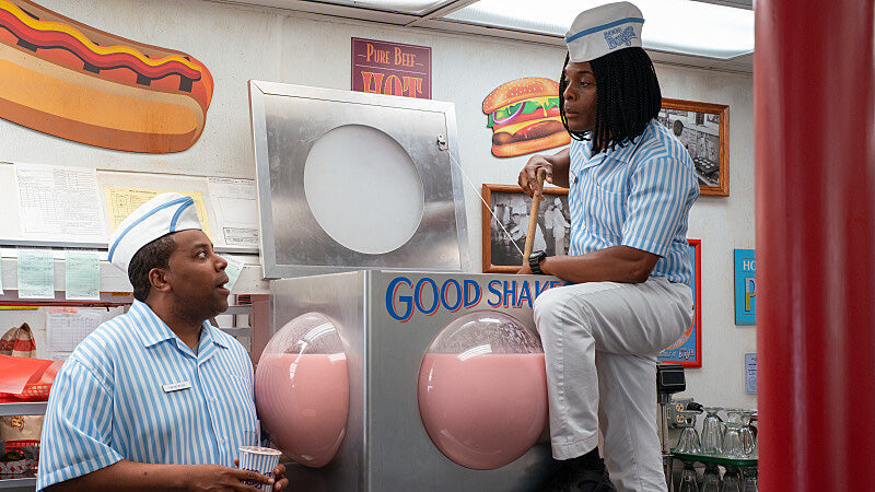 Kenan Thompson & Kel Mitchell in Good Burger 2 on Paramount Plus.