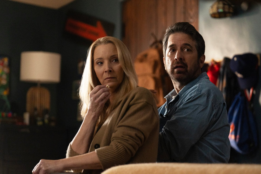 Lisa Kudrow & Ray Romano in the new Netflix series "No Good Deed."