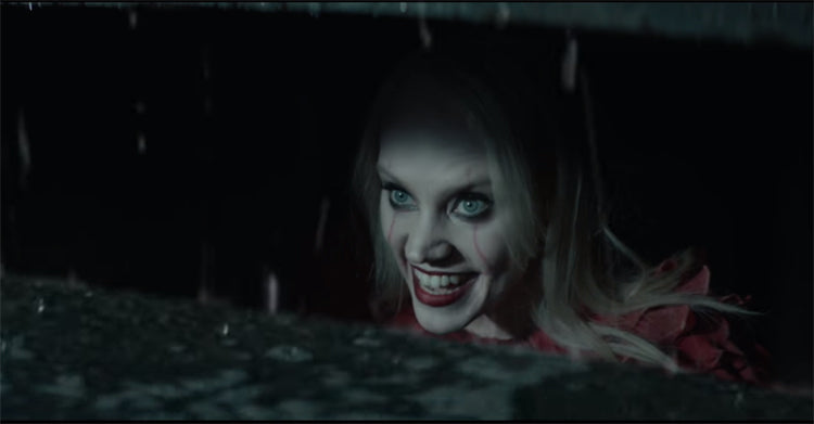 "Saturday Night Live" turns Kellyanne Conway into clown from "IT" to lure Anderson Cooper into a sewer