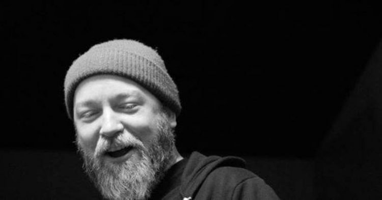 Kyle Kinane is creating hilariously subversive "sponsored" posts over on his Instagram