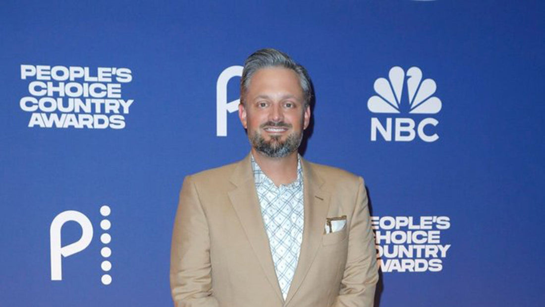 Nate Bargatze at the Peoples Choice Country Awards.