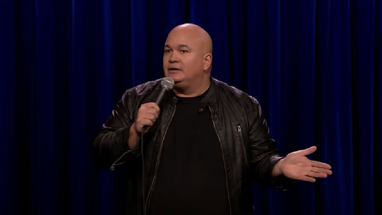 Watch Robert Kelly's debut on "The Tonight Show"