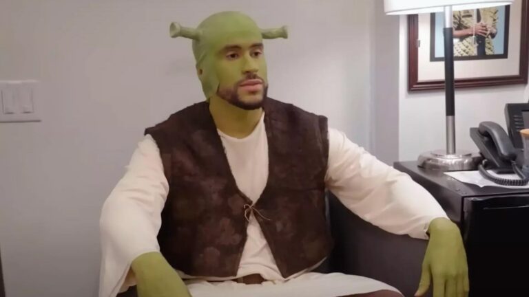 bad-bunny-as-shrek-on-snl-1698169703825