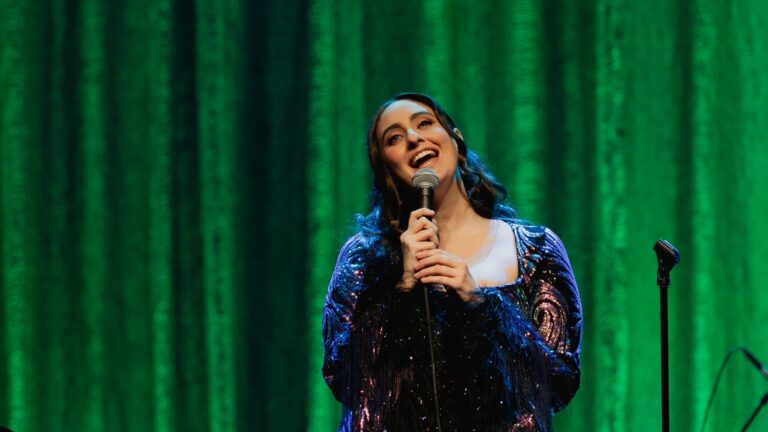catherine-cohen-come-for-me-veeps-comedy-special