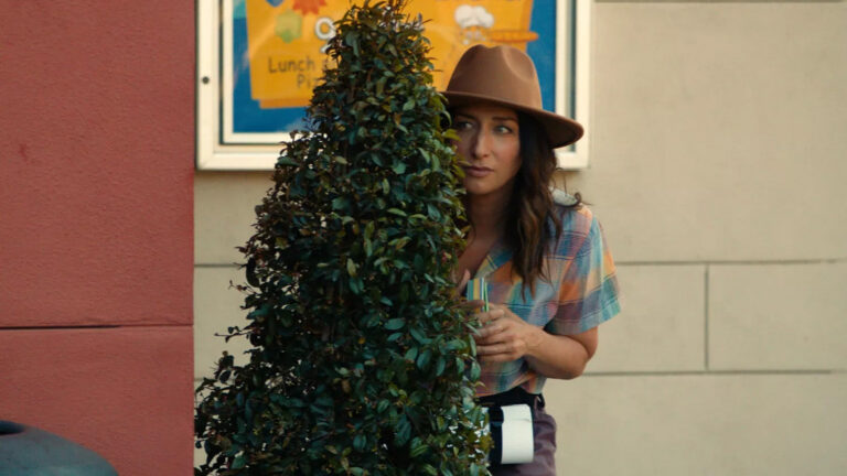 chelsea-peretti-first-time-female-director-trailer-roku