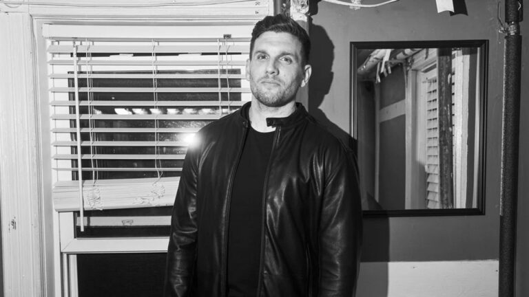chris-distefano-hulu-comedy-special_454beefd-0abb-4405-8186-b150aa1c3fb6