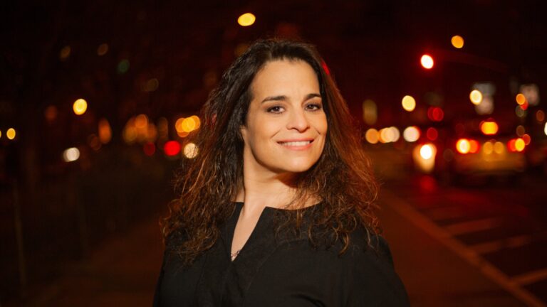 jessica-kirson-hulu-comedy-special_f743ba4b-5c43-4b0c-8e22-023983bd9192