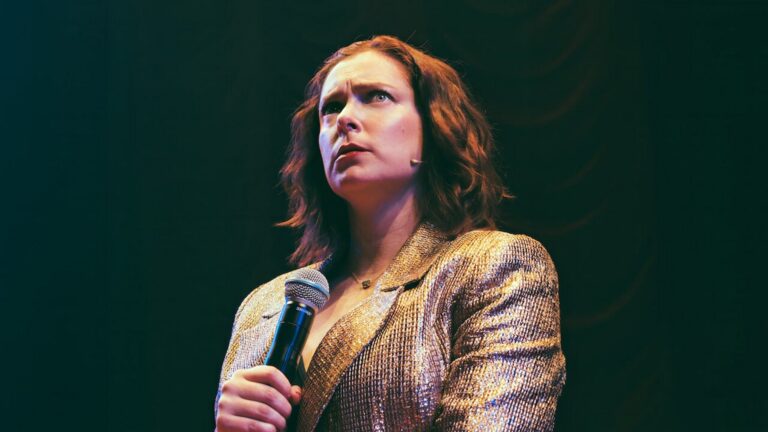rachelbloom-deathletmedomyspecial-netflix_07081536-2492-4ef8-85b0-79ebb384f922