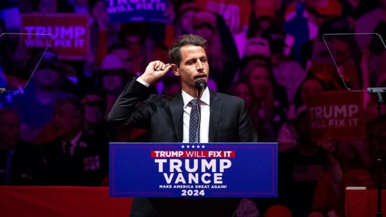 tony-hinchcliffe-trump-rally_11ce465e-3447-4293-81ab-4525dfc77e25